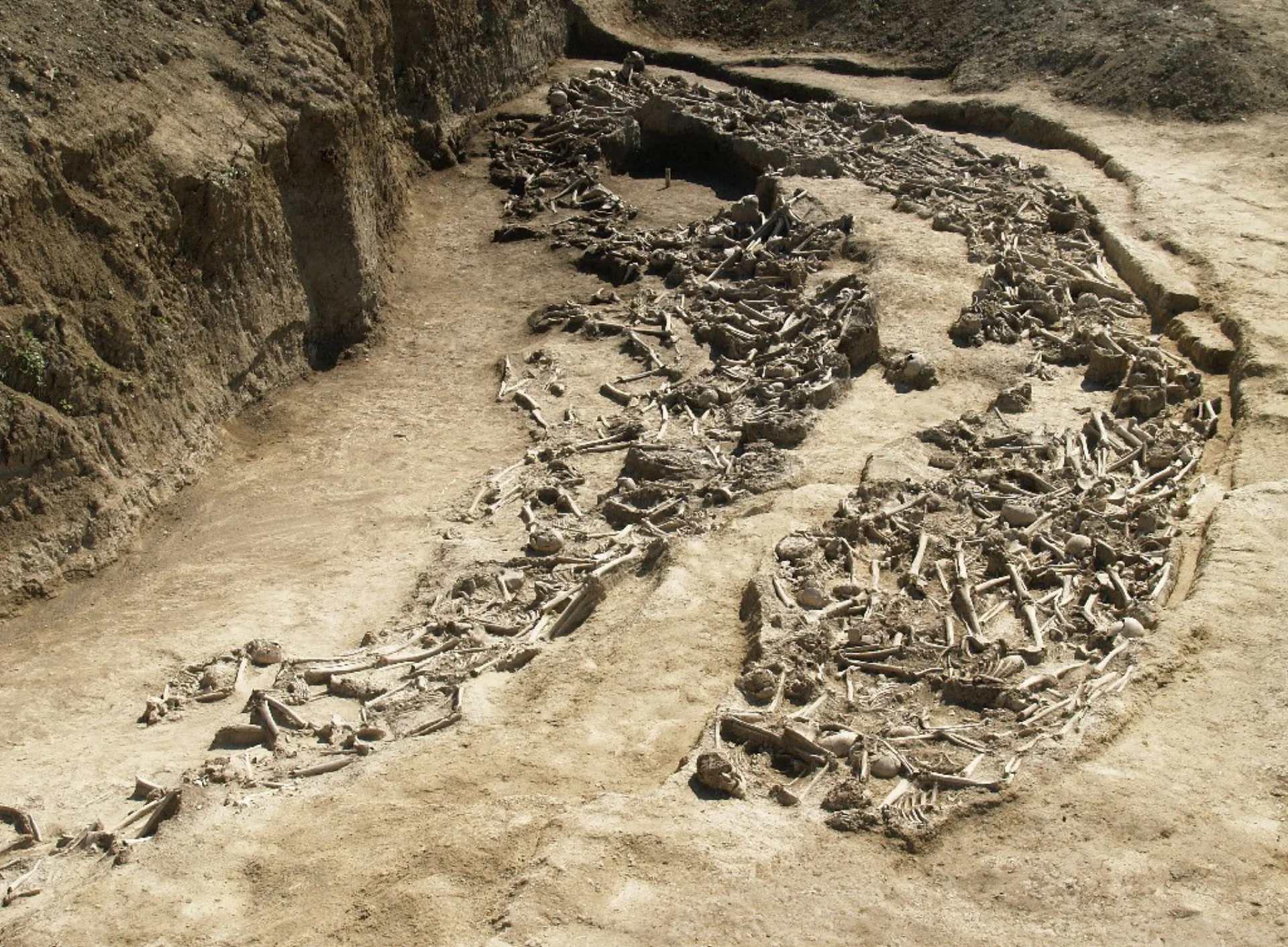 Масовна гробница, III-IV век, лок. Скупи, југоисточна некропола